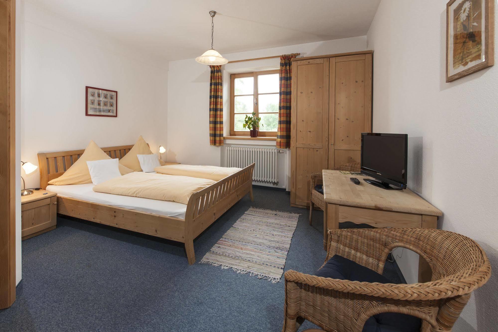 Pension Bernhardhof Otterfing Εξωτερικό φωτογραφία